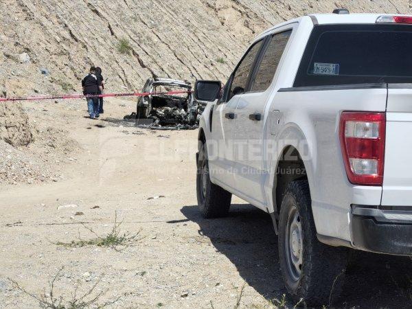Prenden fuego a camioneta con una persona al interior en la Colonia La Presa