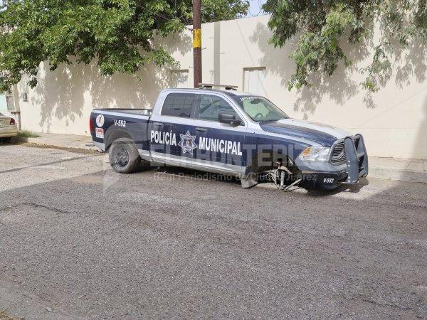 Remolcan Unidad de la Policía Municipal y la abandonan en la Colonia La Joya