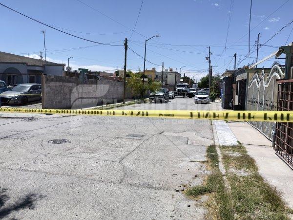 Abandonan Suburban en el Fraccionamiento Praderas de las Torres
