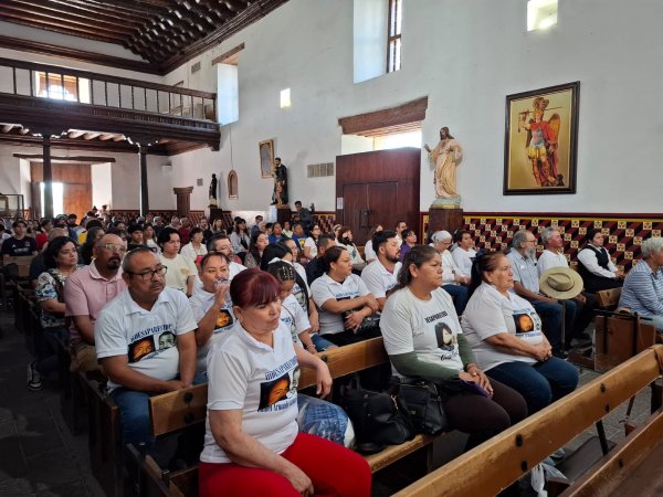 Realizan misa en memoria de víctimas de desaparición y feminicidio en Ciudad Juárez