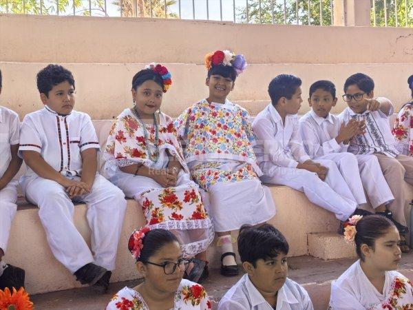 Siguen festejos para las mamás, ahora en escuelas primarias