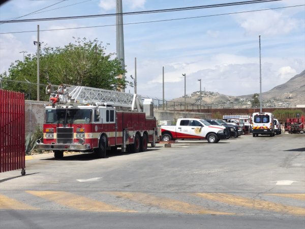 Incendio consume vivienda en la colonia Lázaro Cárdenas; pérdidas fueron totales