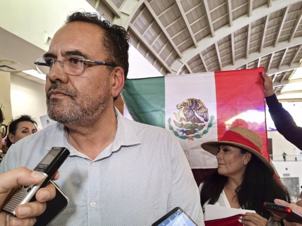 Fue error de logística su ausencia con Ariadna, Loera asegura que irá a marcha del sábado