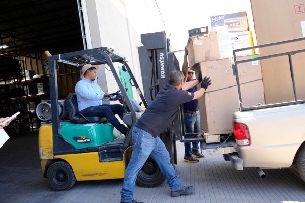 Entregan equipo y materiales a 40 planteles de Educación Especial en Juárez