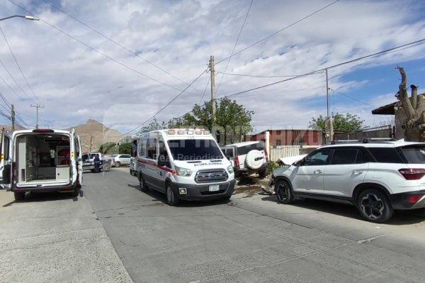 Fuerte choque dejó a un hombre debajo de una camioneta