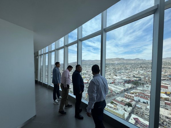 Empresarios de Juárez conocen operación y alcances de la Torre Centinela