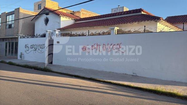 Nuevamente grafitean casa de Javier Corral Jurado exgobernador de Chihuahua