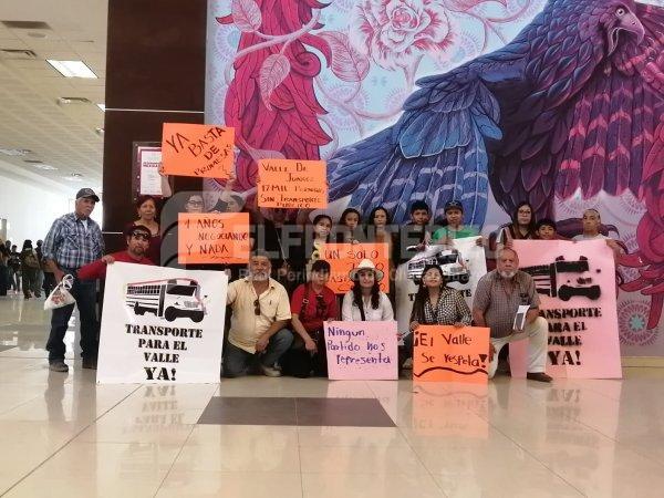 Se deslinda colectivo por el transporte para el valle de protesta en Pueblito