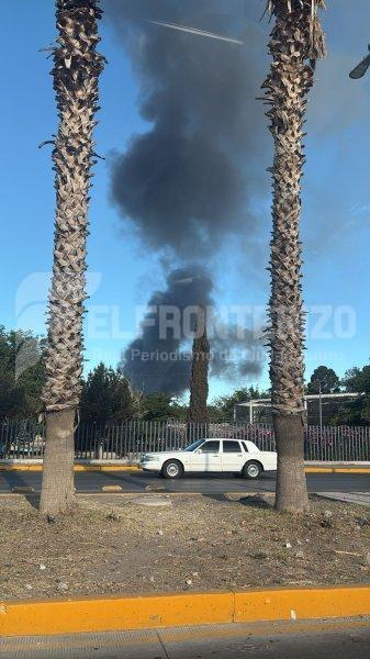 Reportan enorme columna de humo cerca del Parque Central