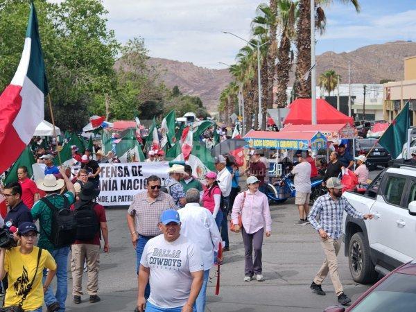 Galeria: Comienzan a concentrarse asistentes a la marcha