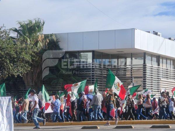 “La patria no se vende, la patria se defiende”: consignas marcaron marcha de Morena en Chihuahua