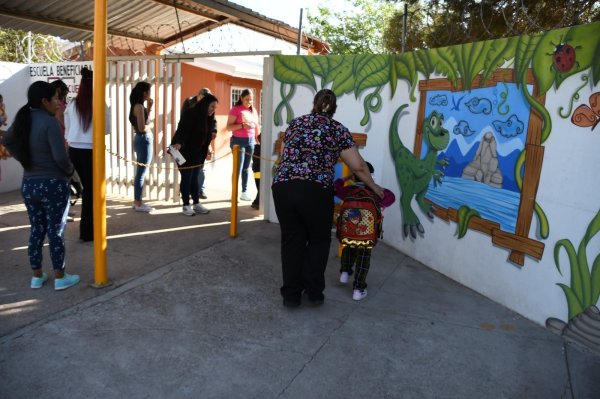 Abonan más de un millón de pesos escuelas del estado a su deuda con CFE