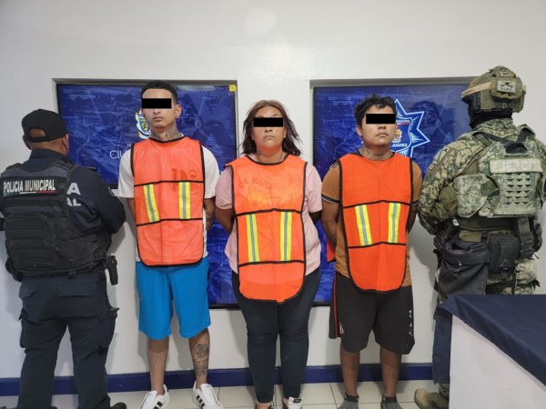 Caen tres con armas, droga y hasta una prensa hechiza en El Mirador