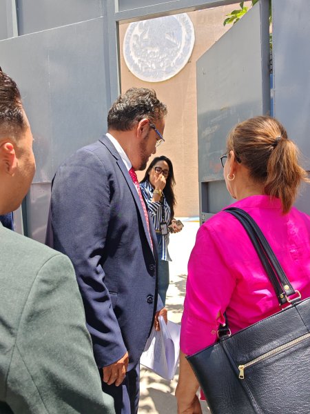 Loera denuncia ante la FGR bloqueos carreteros y acusa a funcionarios estatales