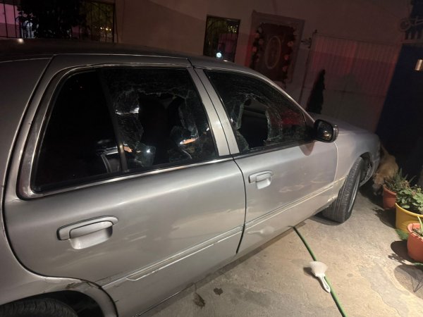 Le destroza el auto tras discusión entre vecinos; termina detenido en Parajes del Valle
