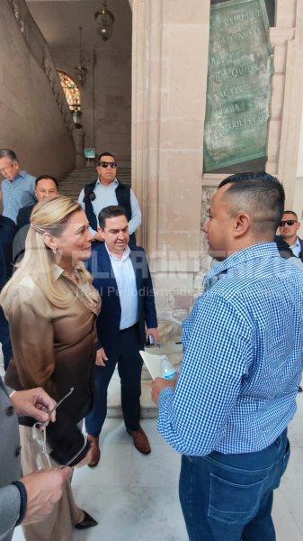 Maru Campos defiende libertad de expresión ante recolección de firmas para juicio político en su contra
