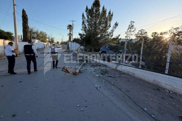 Conductor pierde el control del volante y destroza varios objetos