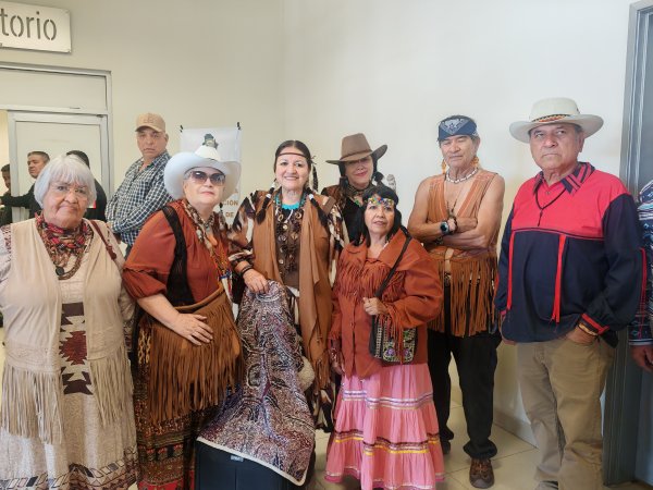Apaches buscan ser reconocidos como la quinta etnia de Chihuahua en sesión del Congreso en Pueblito