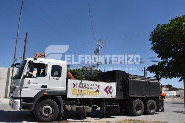 Bachean el bulevar Manuel Talamas Camandari