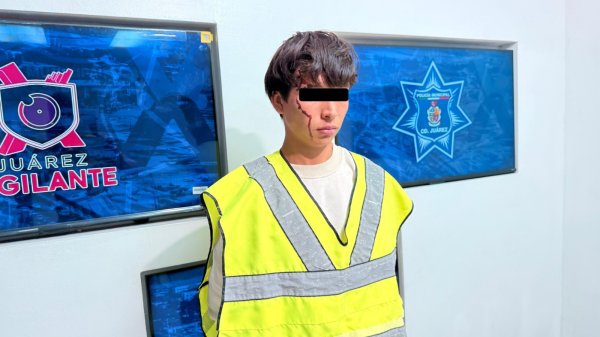 Roban camioneta con violencia y terminan chocando tras persecución