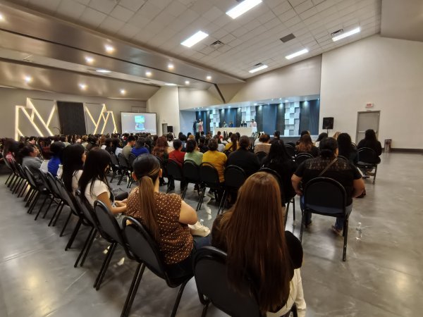 Mujeres y jóvenes acuden al Segundo Encuentro de Emprendimiento 2026