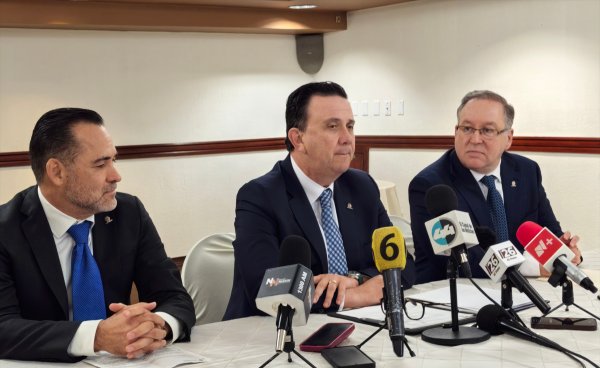 Hablan de inversión y revisión del TMEC en el cambio de dirigencia de Coparmex