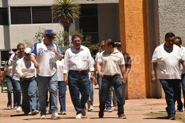 Encabeza César Jáuregui caravana a favor de Maru Campos; van hacia el Centro de Convenciones
