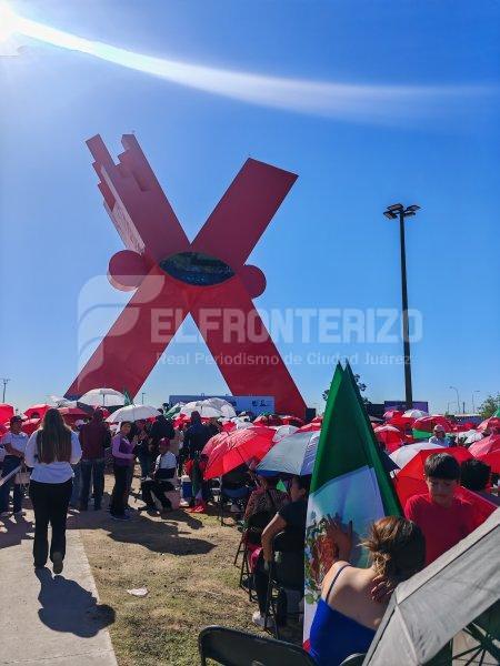 Inicia concentración en la X para la transmisión del 2do informe de Claudia Sheinbaum