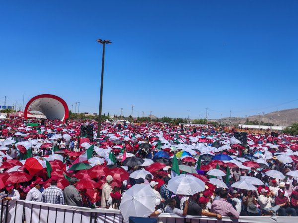 Inicia mensaje de la presidenta con 40 mil asistentes a la X